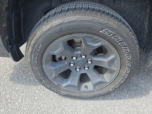 Used 2025 RAM 1500 Big Horn AWD/4WD image 9