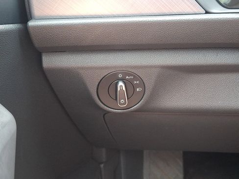 Certified 2024 Volkswagen Jetta SE FWD image 23