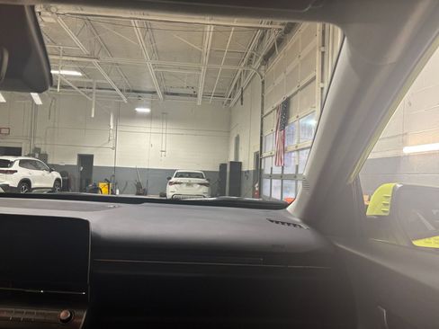 Used 2025 Hyundai Kona SEL image 35