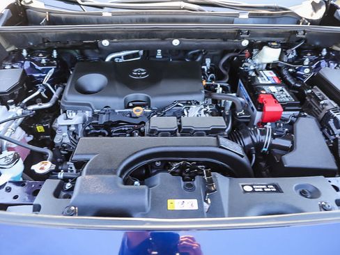 Certified 2021 Toyota RAV4 XLE w/ Carpet Mat Package (TMS) FWD image 27