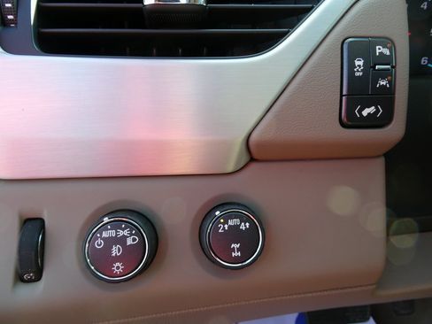 Used 2020 GMC Yukon SLT w/ Open Road Package image 29