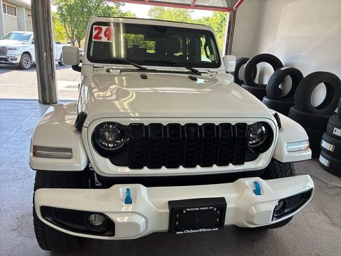 Used 2024 Jeep Wrangler High Altitude AWD/4WD image 2