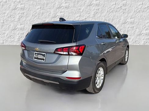 Used 2023 Chevrolet Equinox LT image 3