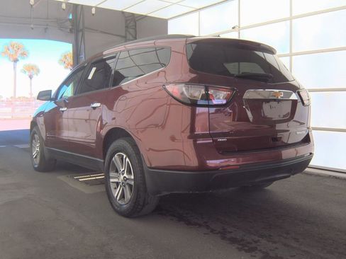 Used 2016 Chevrolet Traverse LT image 3