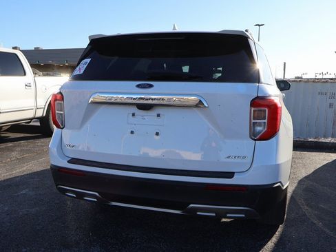 Certified 2022 Ford Explorer XLT w/ Equipment Group 202A image 18