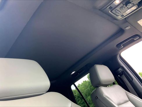 Used 2021 Chevrolet Tahoe LT w/ LT Signature Package AWD/4WD image 13