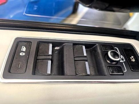 Used 2015 Land Rover Range Rover Autobiography image 15