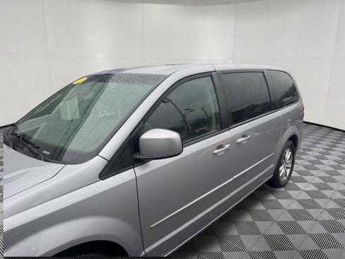 Used 2015 Dodge Grand Caravan SE FWD image 9