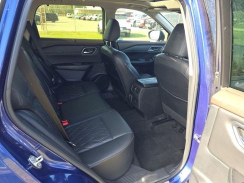 Used 2023 Nissan Rogue Platinum image 30