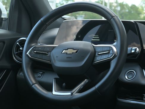 Used 2025 Chevrolet Equinox LT w/ Convenience Package II FWD image 22