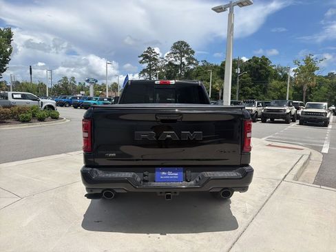 Used 2025 RAM 1500 Big Horn AWD/4WD image 6