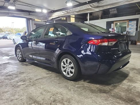 Used 2021 Toyota Corolla LE image 2