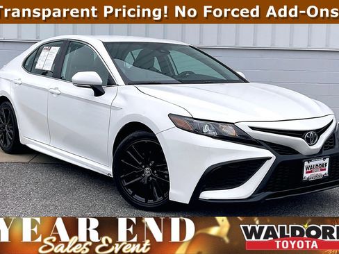Used 2023 Toyota Camry SE image 1