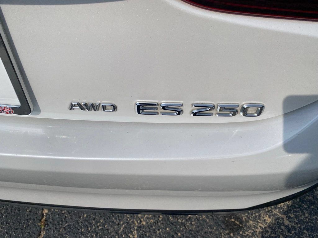Used 2021 Lexus ES 250 w/ Premium Package AWD/4WD image 14