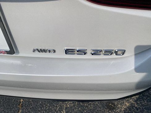 Used 2021 Lexus ES 250 w/ Premium Package AWD/4WD image 14