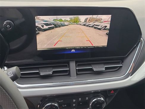 New 2026 Chevrolet Trax LT image 32