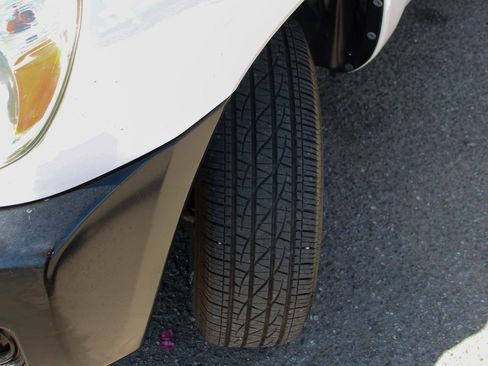 Used 2013 Toyota Tacoma Base image 32