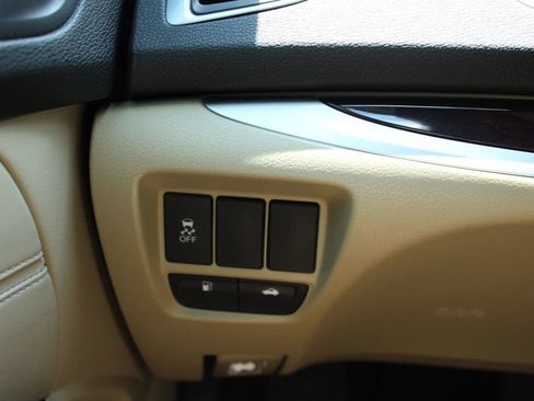 Used 2017 Acura TLX FWD image 27