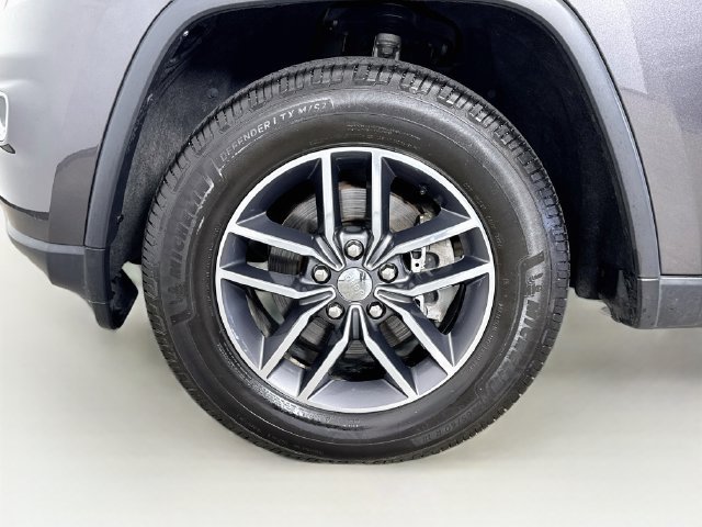 Used 2017 Jeep Grand Cherokee Limited AWD/4WD image 32