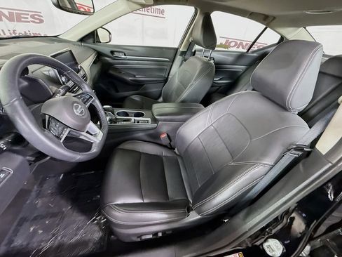 Certified 2019 Nissan Altima 2.0 Platinum FWD image 27