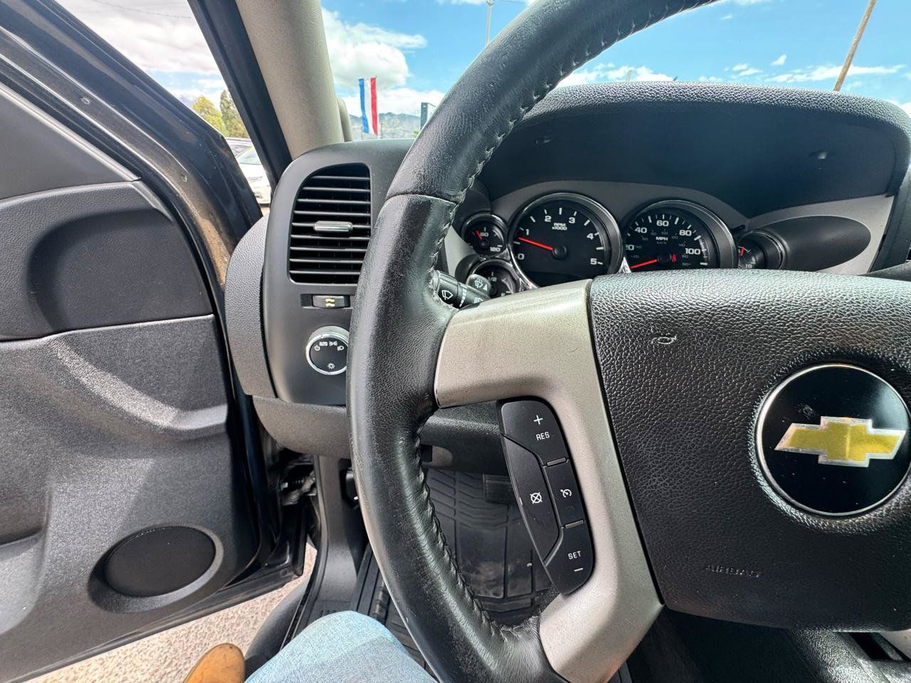Used 2013 Chevrolet Silverado 2500 LT w/ Interior Plus Package AWD/4WD image 25