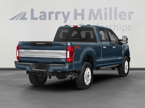 Used 2022 Ford F350 Platinum w/ Tremor Off-Road Package AWD/4WD image 2