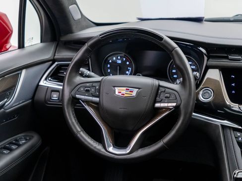 Used 2025 Cadillac XT6 Premium Luxury w/ Platinum Package AWD/4WD image 11