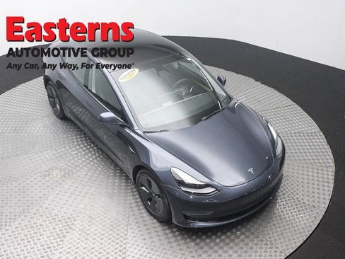 Used 2021 Tesla Model 3 Standard Range Plus RWD image 3