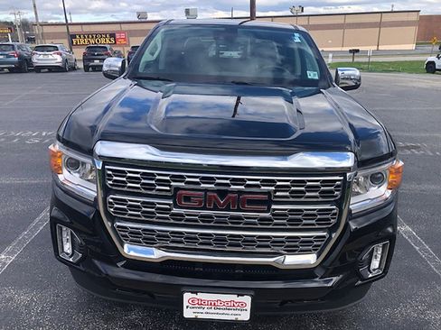 Used 2022 GMC Canyon Denali image 4