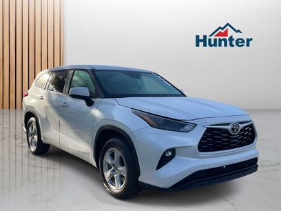 Used 2024 Toyota Highlander LE