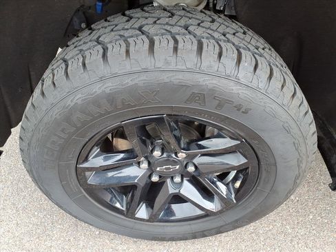 Used 2019 Chevrolet Silverado 1500 LT Trail Boss AWD/4WD image 4