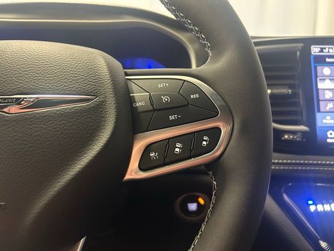 New 2026 Chrysler Pacifica Select image 11