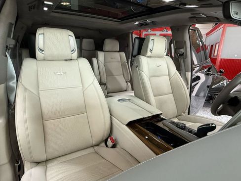 Used 2023 Cadillac Escalade Sport Platinum image 21