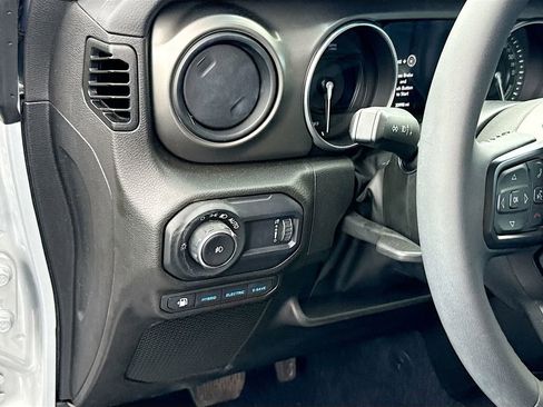 Used 2023 Jeep Wrangler Unlimited AWD/4WD image 36