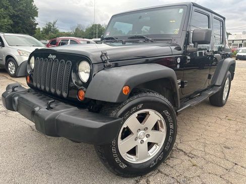 Used 2012 Jeep Wrangler Unlimited Sport image 2
