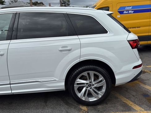 Used 2022 Audi Q7 3.0T Premium Plus w/ Premium Plus Package AWD/4WD image 7