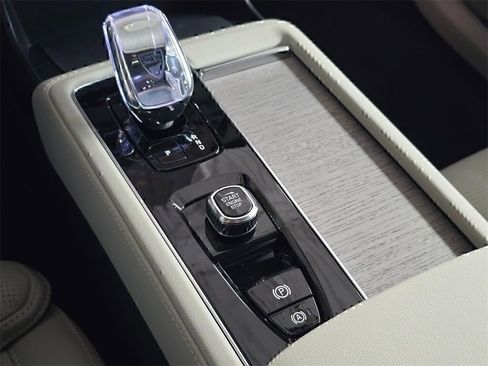 New 2026 Volvo XC90 B6 Ultra w/ Protection Package image 27