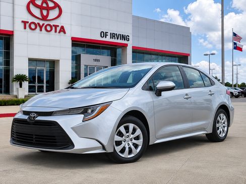 Used 2024 Toyota Camry SE FWD image 1