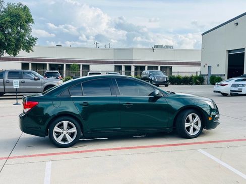 Used 2015 Chevrolet Cruze LT image 12