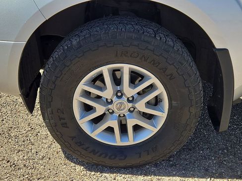 Used 2017 Nissan Frontier SV image 10