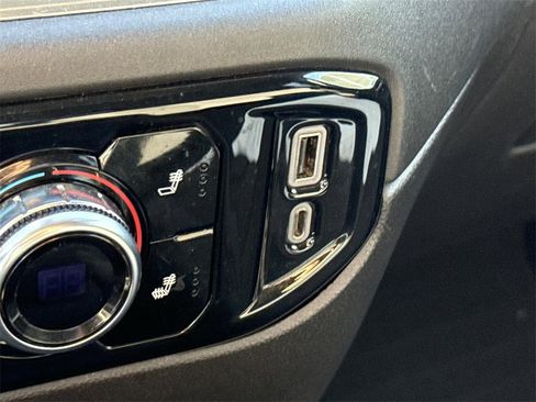 Used 2023 GMC Sierra 1500 Elevation image 36