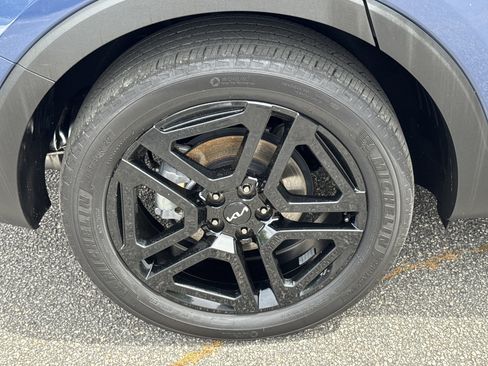 Used 2023 Kia Telluride EX X-Line image 17