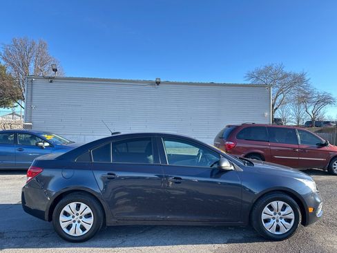 Used 2015 Chevrolet Cruze LS image 5