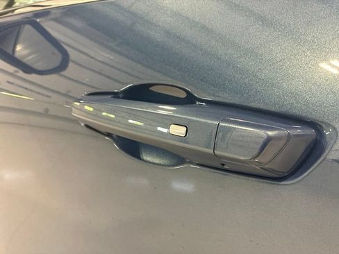 Used 2026 Buick Enclave Preferred AWD/4WD image 13