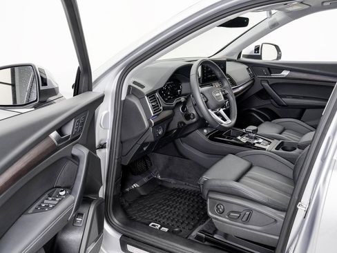 Certified 2025 Audi Q5 2.0T Premium Plus w/ Premium Plus Package image 6