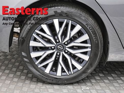 Used 2025 Nissan Altima 2.5 SV image 30