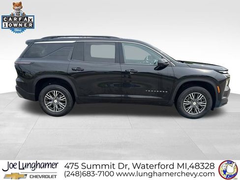 Used 2024 Chevrolet Traverse LT AWD/4WD image 2