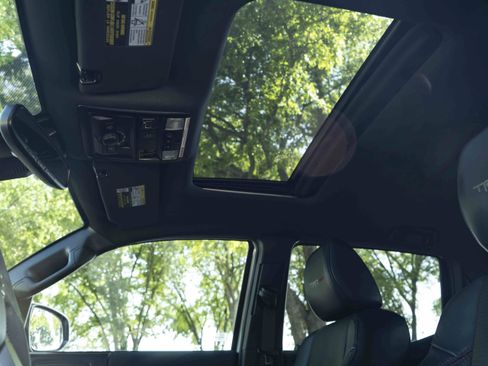 Used 2021 Toyota Tacoma TRD Pro AWD/4WD image 33