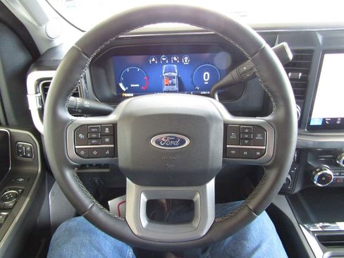 Used 2025 Ford F350 Lariat w/ Lariat Ultimate Package AWD/4WD image 29