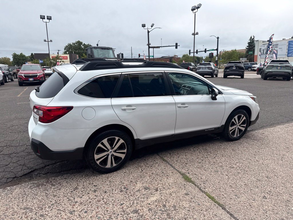 Used 2019 Subaru Outback 2.5i Limited AWD/4WD image 9
